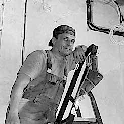 Антон Сердюков